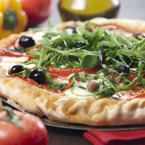 Pizza mit mozzarella und rucola - Campingaz & Coleman